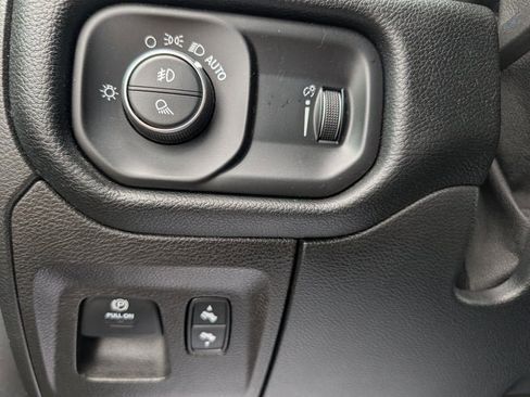 Used 2021 RAM 1500 Big Horn image 22