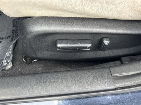 Used 2019 Honda Insight Touring image 12