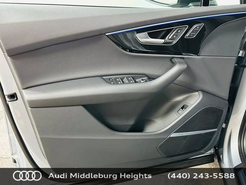 Certified 2025 Audi Q7 2.0T Premium w/ Convenience Plus Package AWD/4WD image 31