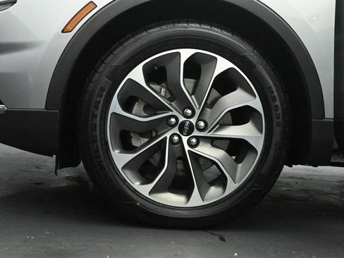 Certified 2023 Lincoln Nautilus Reserve w/ Luxury Package image 36