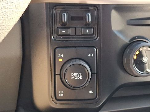 Used 2024 Ford F250 XLT w/ XLT Premium Package AWD/4WD image 25