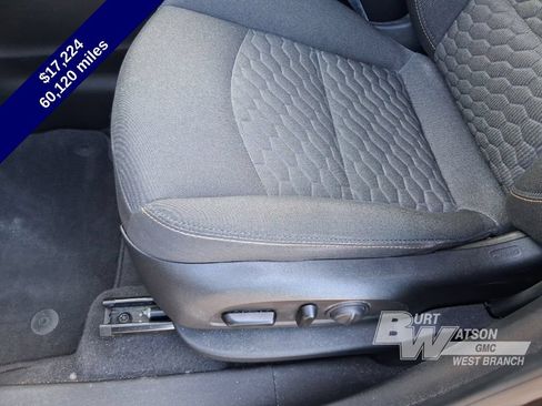 Used 2020 Chevrolet Equinox LT FWD image 23