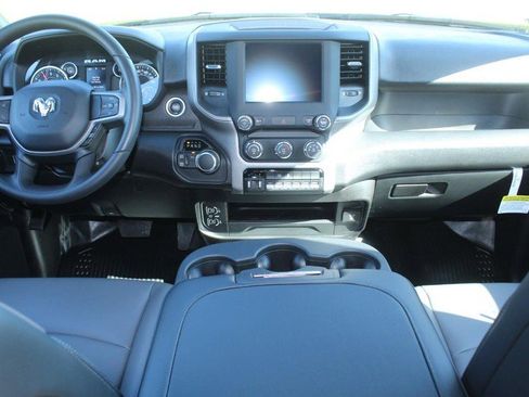 New 2024 RAM 2500 Tradesman w/ Chrome Appearance Group AWD/4WD image 5