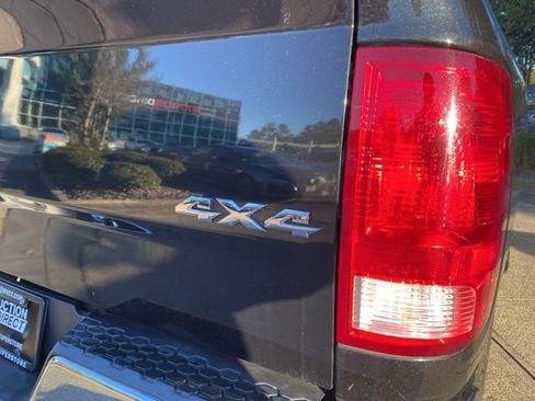 Used 2019 RAM 1500 Classic SLT image 18