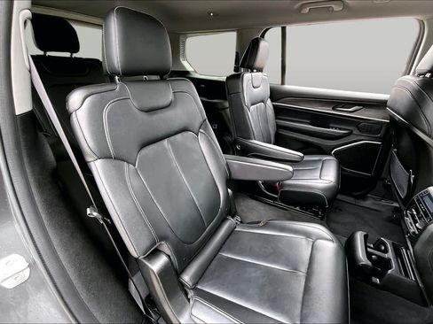 Used 2022 Jeep Grand Cherokee L Limited AWD/4WD image 20
