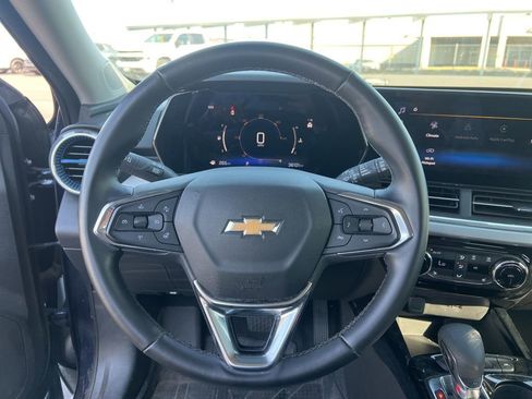 Certified 2024 Chevrolet Trax LT w/ LT Convenience Package image 11