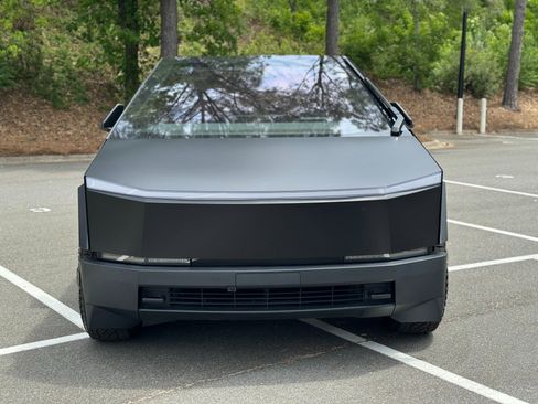 Used 2024 Tesla Cybertruck AWD Crew Cab image 2