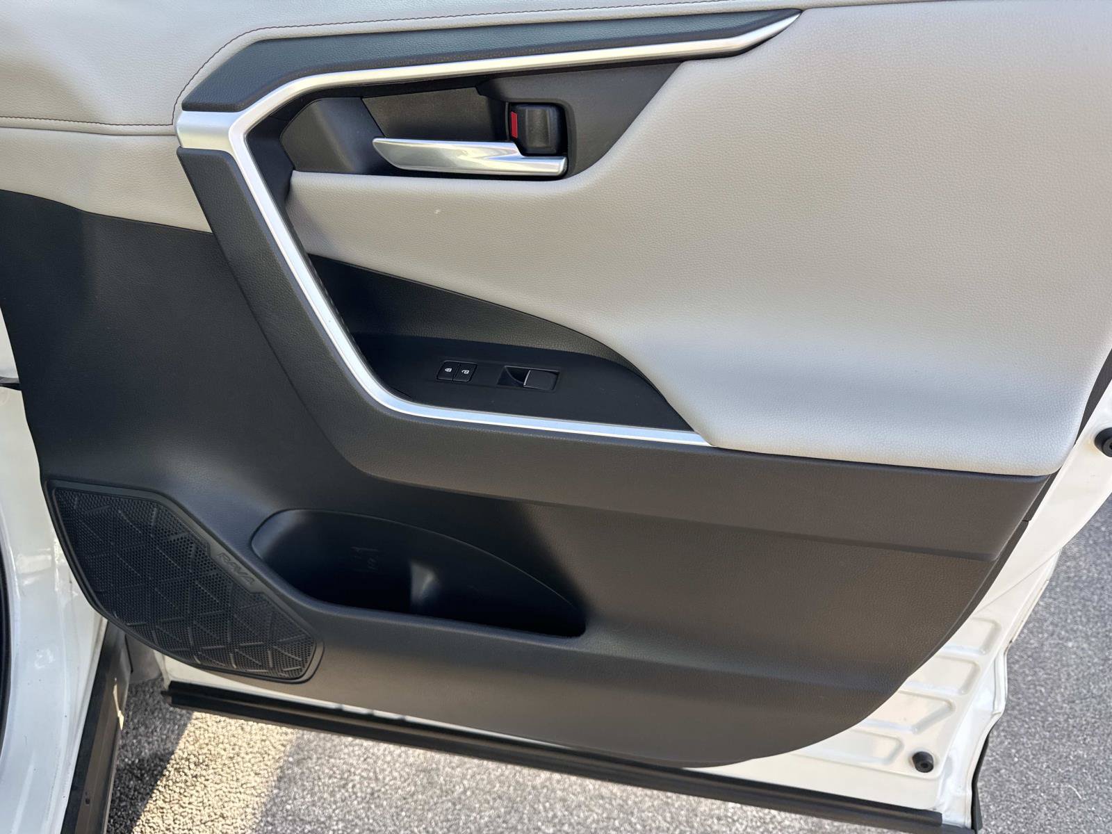Used 2019 Toyota RAV4 Limited w/ Advanced Technology Package AWD/4WD image 25