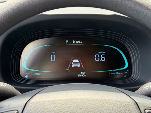 Used 2023 Hyundai Venue SE w/ Cargo Package FWD image 9