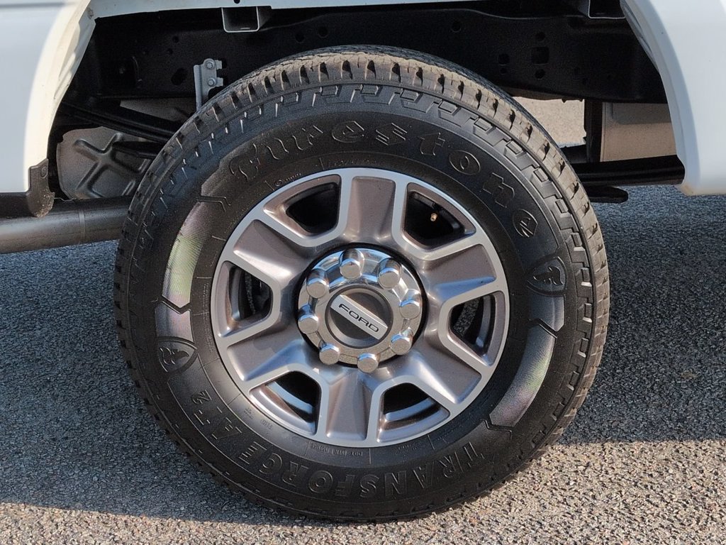Used 2025 Ford F250 XLT w/ FX4 Off-Road Package AWD/4WD image 11