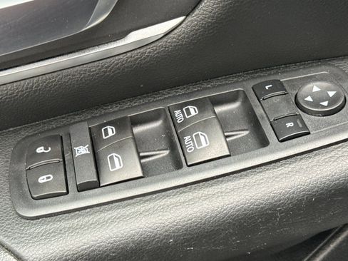 Used 2019 RAM 1500 Big Horn image 11