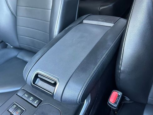 Used 2021 Toyota Highlander XLE image 48