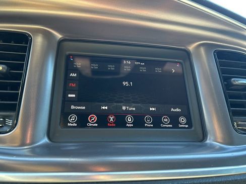 Used 2019 Dodge Charger SXT w/ Blacktop Package image 32