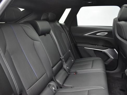 Certified 2024 Cadillac Lyriq Luxury AWD/4WD image 33