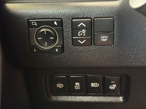 Certified 2022 Lexus GX 460 Premium w/ Premium Plus Package AWD/4WD image 31