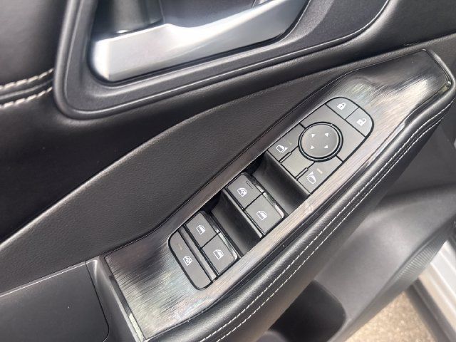 Used 2025 Nissan Rogue SV w/ SV Premium Package FWD image 10