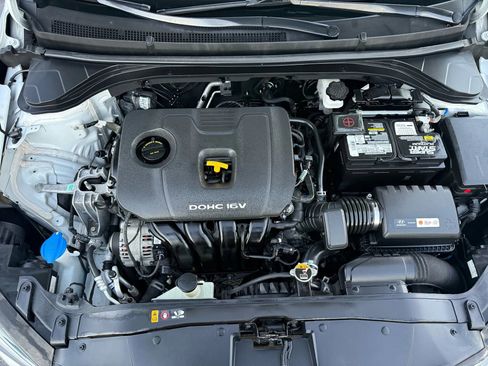 Used 2018 Hyundai Elantra SE w/ SE Connectivity Package 04 image 29