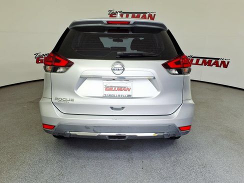 Used 2017 Nissan Rogue S FWD image 7