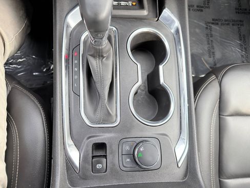 Used 2023 Chevrolet Traverse LT image 29