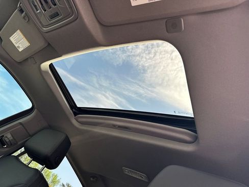 Used 2023 GMC Sierra 1500 SLT w/ SLT Premium Plus Package image 33