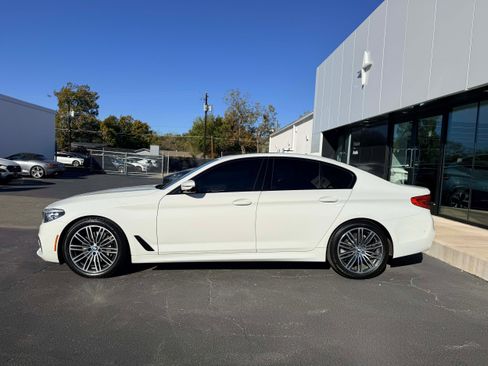 Used 2019 BMW 530i xDrive w/ M Sport Package image 3