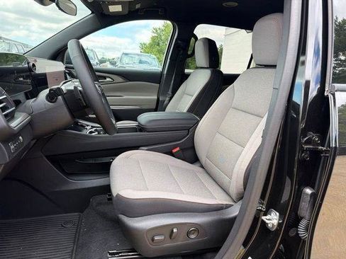 New 2026 Chevrolet Traverse LT AWD/4WD image 9
