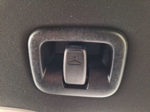 Used 2019 Dodge Grand Caravan SXT FWD image 23