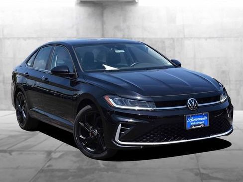 Certified 2025 Volkswagen Jetta SE w/ Black Wheel Package FWD image 2