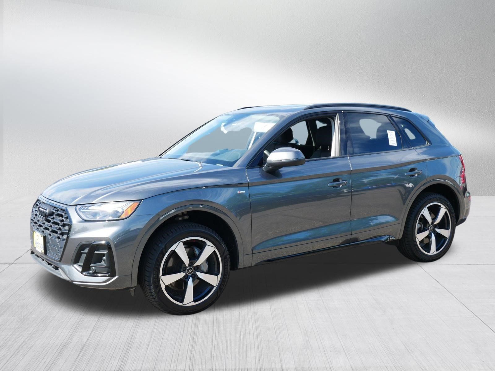 Used 2023 Audi Q5 2.0T Premium Plus w/ Premium Plus Package AWD/4WD image 3