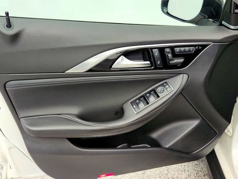 Used 2018 INFINITI QX30 Premium w/ Technology Package AWD/4WD image 11