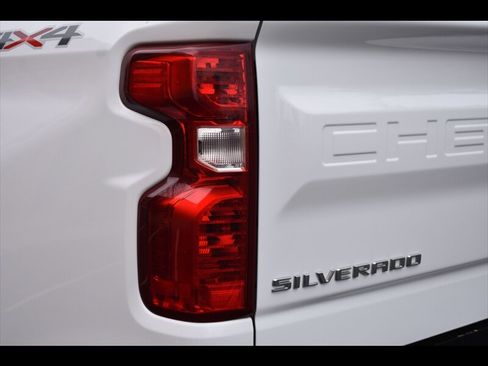 Used 2019 Chevrolet Silverado 1500 LT w/ Convenience Package image 51