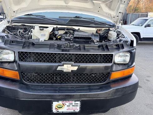 Used 2011 Chevrolet Express 2500 RWD image 40