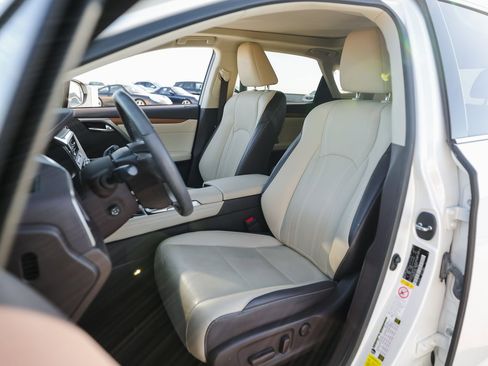 Used 2018 Lexus RX 450h AWD image 5