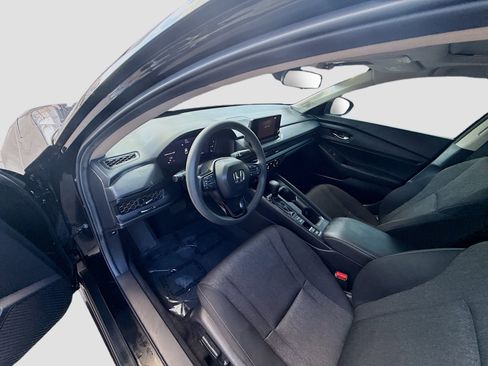 Certified 2025 Honda Accord SE image 9