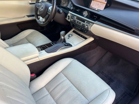 Used 2016 Lexus ES 350 image 19
