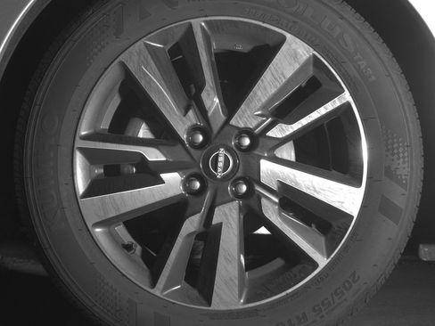 Used 2025 Nissan Versa SV image 12