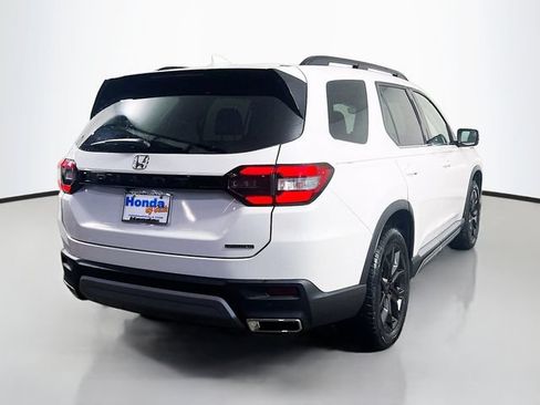 Certified 2025 Honda Pilot Touring image 20