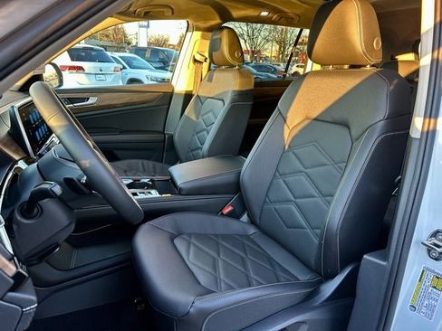 New 2026 Volkswagen Atlas SE image 12