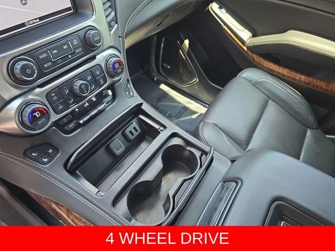 Used 2020 Chevrolet Tahoe Premier AWD/4WD image 25