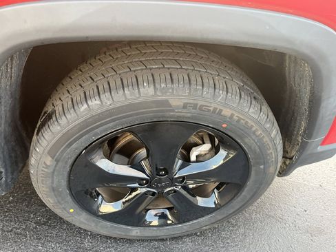 Used 2020 Jeep Compass Latitude image 32