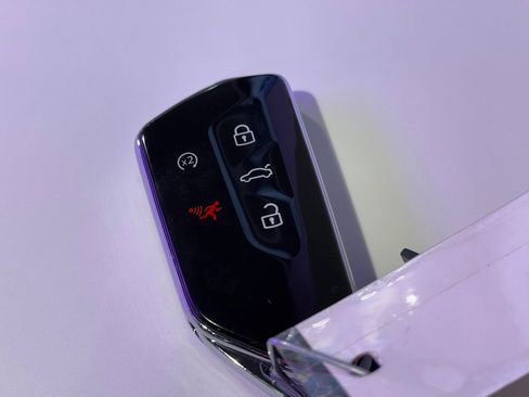 New 2025 Volkswagen Atlas SEL image 6