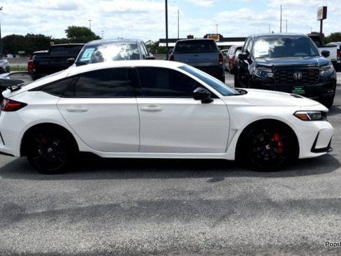 Used 2025 Honda Civic Type R image 3