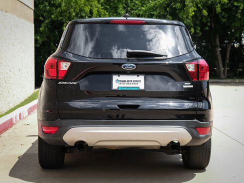 Used 2019 Ford Escape SE image 7