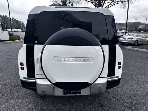 Used 2024 Land Rover Defender 130 S image 11