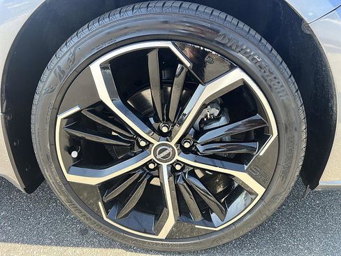 Certified 2023 Nissan Altima 2.5 SR w/ SR Premium Package image 12