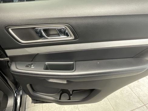 Used 2017 Ford Explorer XLT w/ Equipment Group 202A image 48