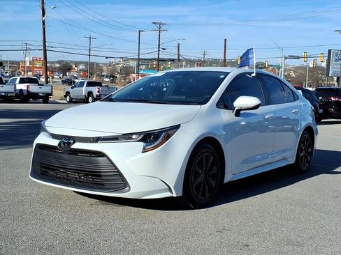 Used 2023 Toyota Corolla LE image 11