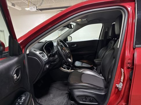 Used 2018 Jeep Compass Latitude w/ Popular Equipment Group AWD/4WD image 19