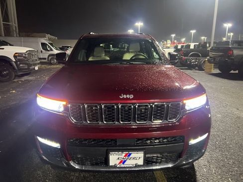 Used 2024 Jeep Grand Cherokee L Limited w/ Luxury Tech Group II image 8