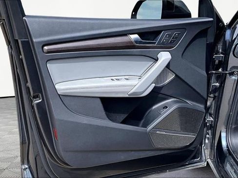 Used 2022 Audi Q5 2.0T Prestige w/ Prestige Package image 18